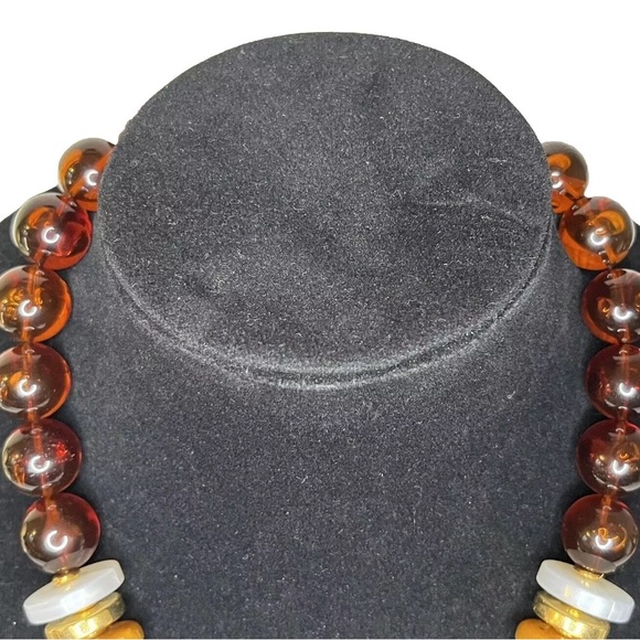 Vintage Amber Lucite Graduated Beaded 19” Chunky Necklace Gold Tone - Picture 4 of 6